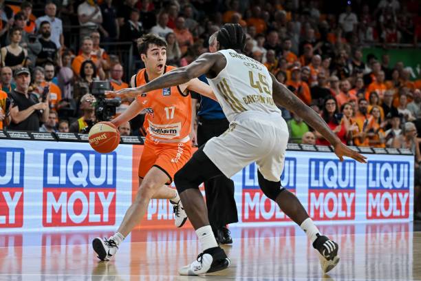 更是一场充 更是一场充