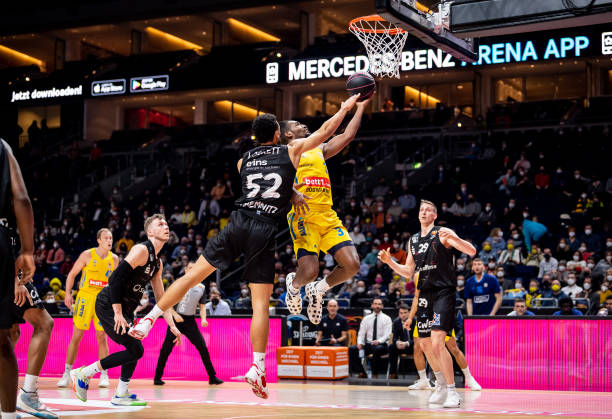 来自各地的 来自各地的