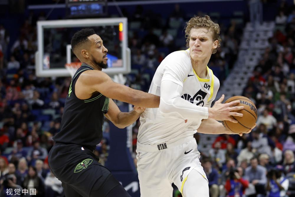 靠三双叙事 靠三双叙事